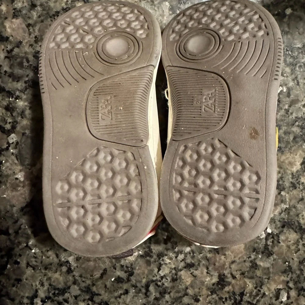 Zara Disney Cars Lightning McQueen Baby Sneakers Size 5